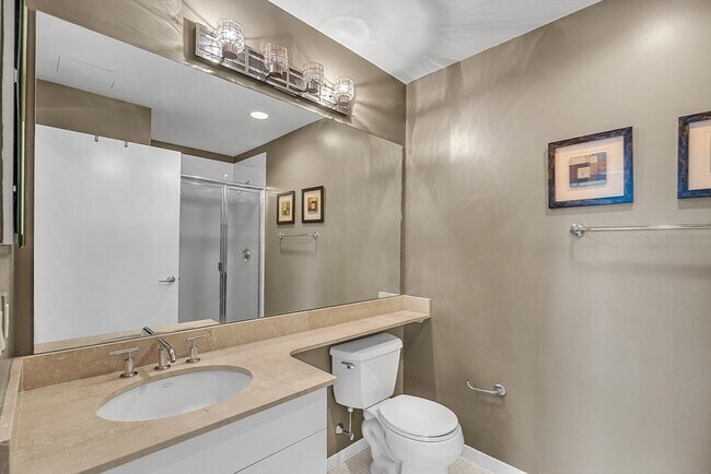 Building Photo - 17 Otis St