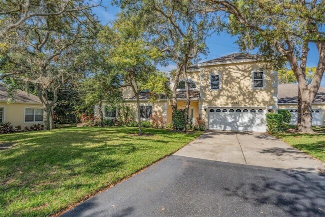 Building Photo - 2122 Oak Forest Ln