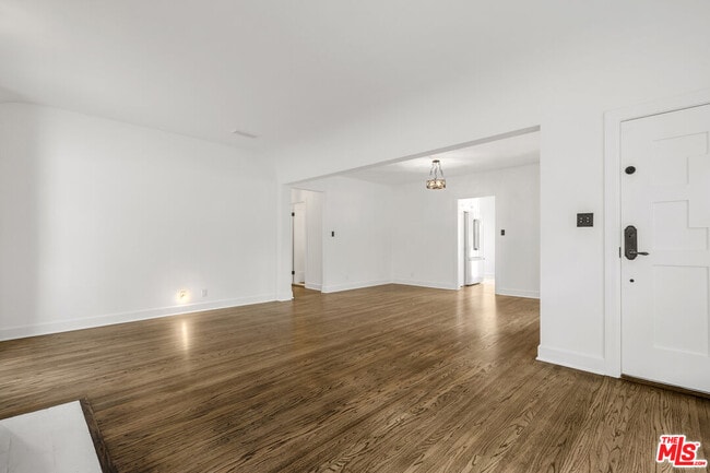 Building Photo - 451 Westmount Dr