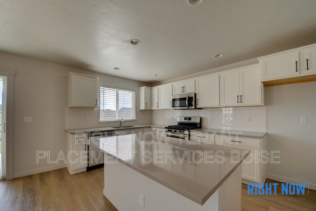 Building Photo - 5015 W Ladle Rpds Dr