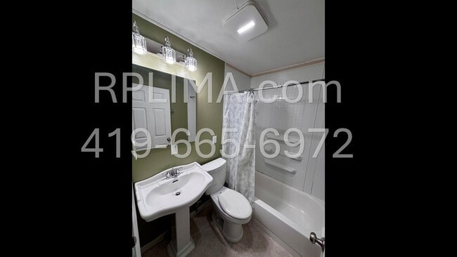 Building Photo - 602 MacKenzie Dr