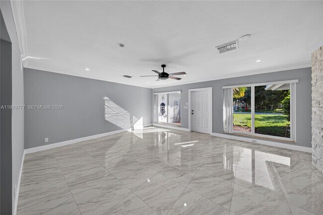 Building Photo - 2801 Coral Shores Dr