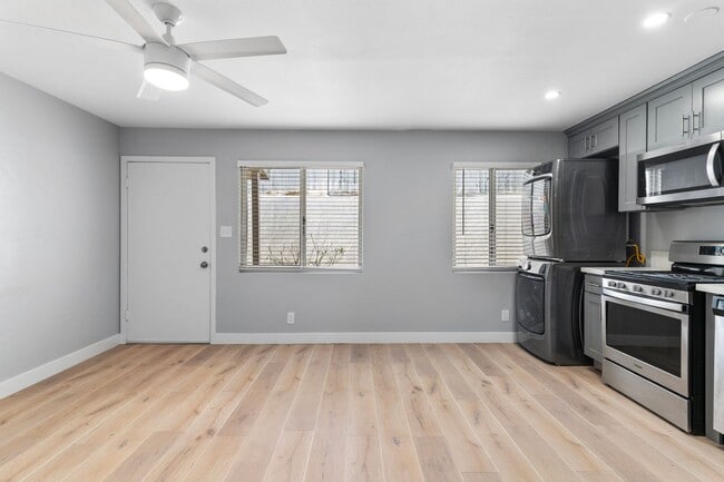 Interior Photo - 1024 Loma Avenue