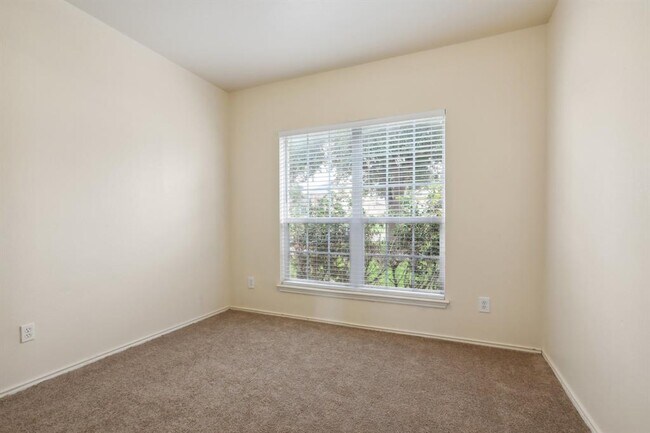 Building Photo - 11725 Timber Heights Dr