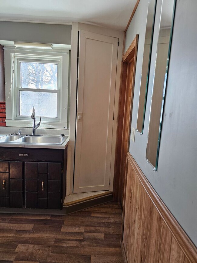 Building Photo - Triplex Main