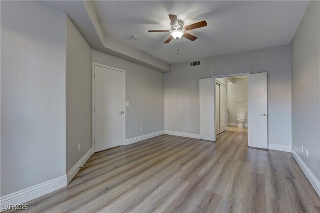 Building Photo - 5125 W Reno Ave