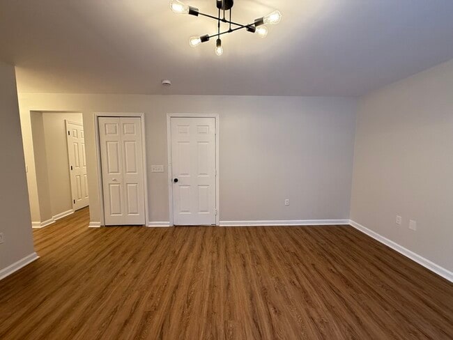 Building Photo - 328 Myrtle Ave