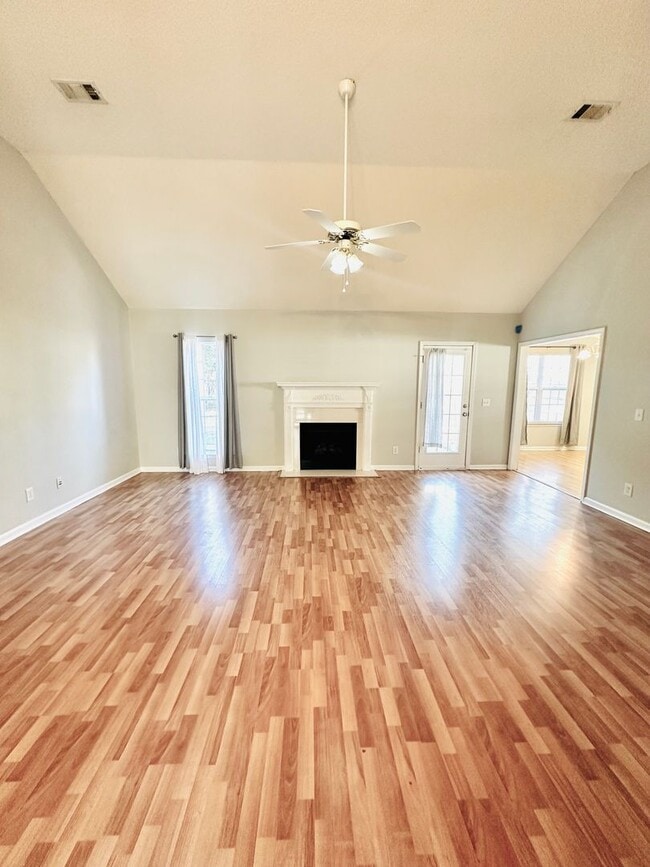 Building Photo - 206 Roaring Forks Dr