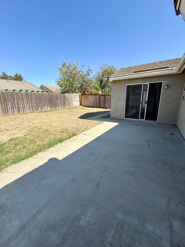 Building Photo - Nice 3 Bed 2 Bath Rancho Cucamonga