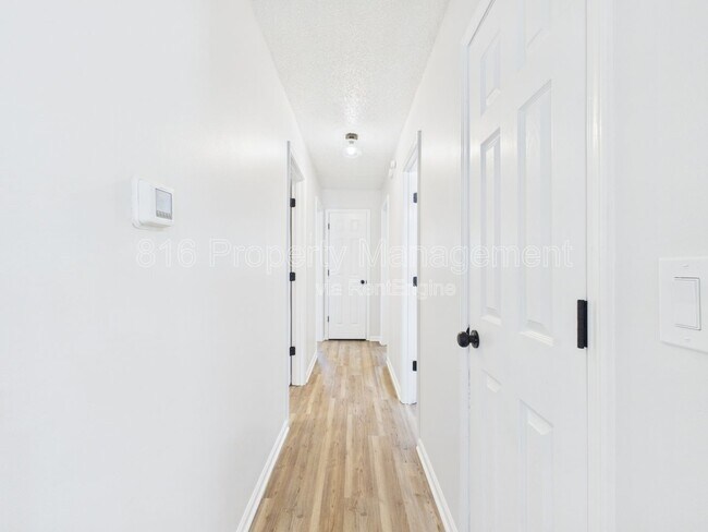 Building Photo - 8622 E 108th Terrace
