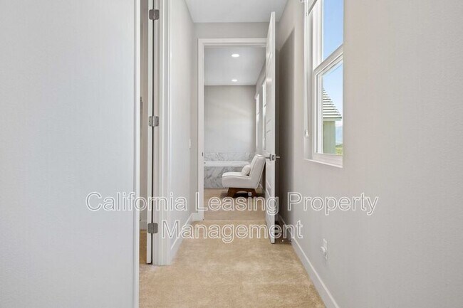 Building Photo - 28649 Windbreak Tr
