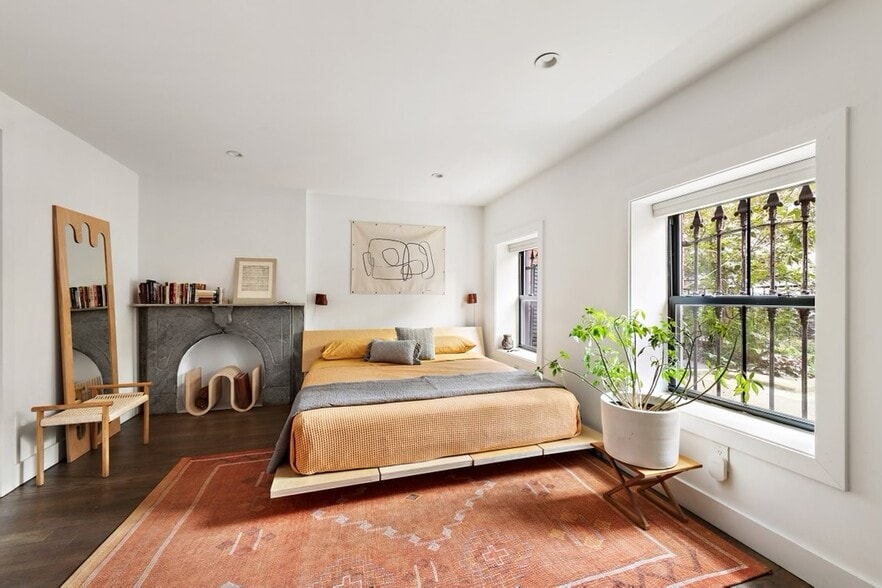 Primary Bedroom - 436 Pulaski St