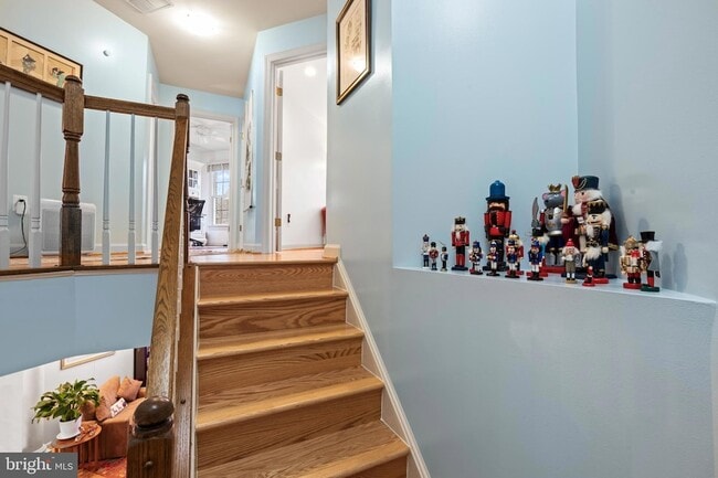 Building Photo - 150 Rees Pl