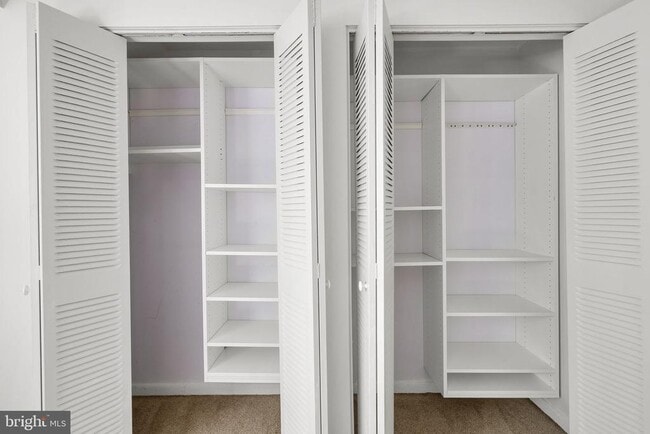 Building Photo - 10643 Weymouth St