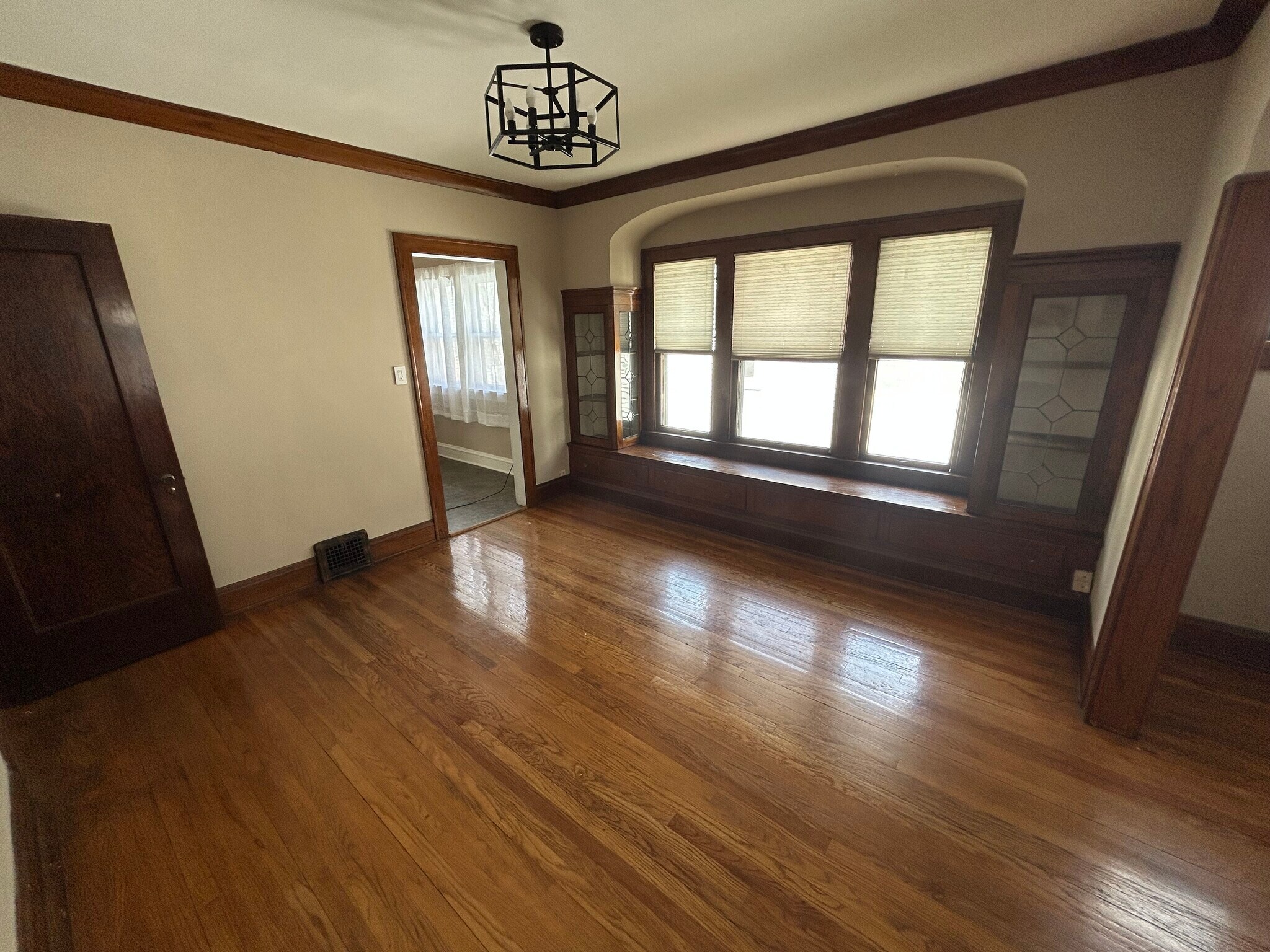 Building Photo - 2082 Lewis Dr