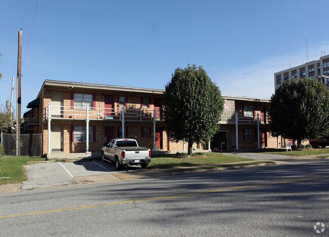 Building Photo - Faulkner Court Apartments
