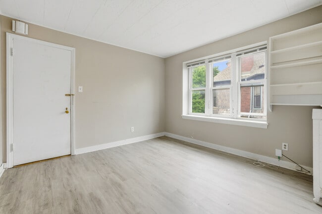 Building Photo - 134 S Kenilworth Ave