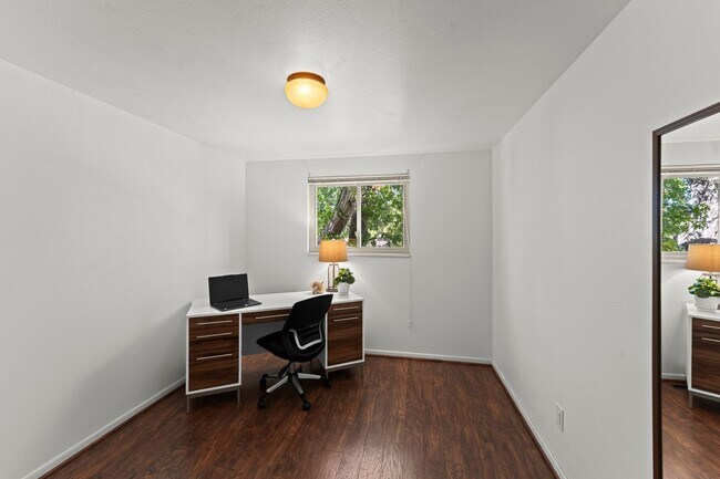 Building Photo - 4025 N Carefree Cir