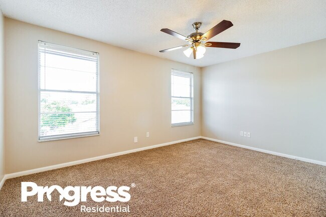 Building Photo - 2825 Cedaridge Dr