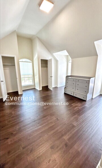 Building Photo - 4633 San Marcos Way