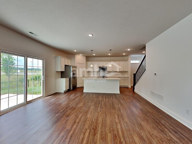 Building Photo - 8268 Northpoint Dr