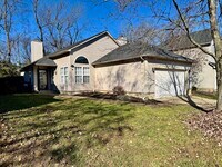 Building Photo - 881 Gerardi Rd