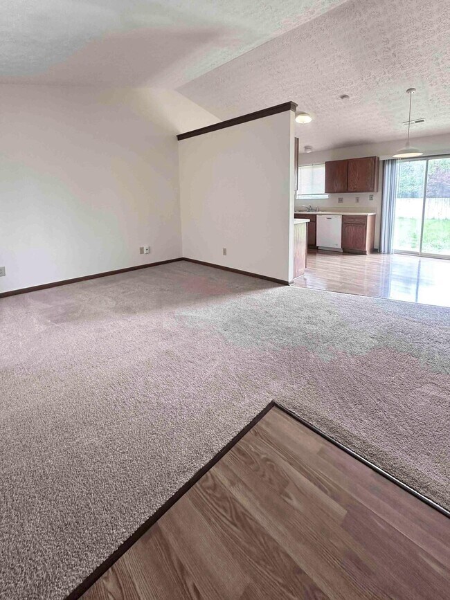 Building Photo - 7947 Schoolside Dr
