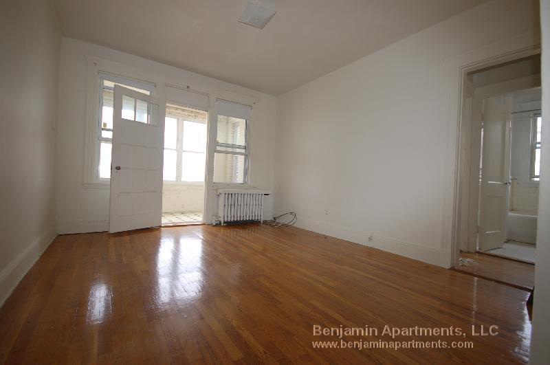 Primary Photo - 1630 Commonwealth Ave