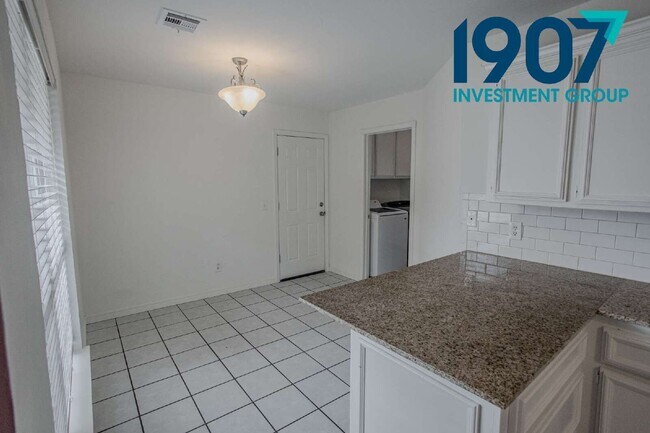 Building Photo - 3017 SW 92nd St