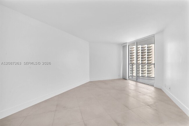 Building Photo - 16485 Collins Ave