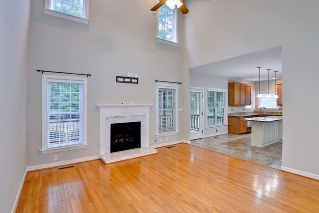 Building Photo - Beautiful York County Home!