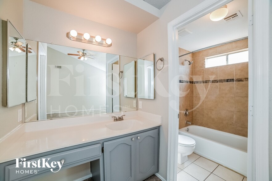 Building Photo - 5057 W Chicago Cir S