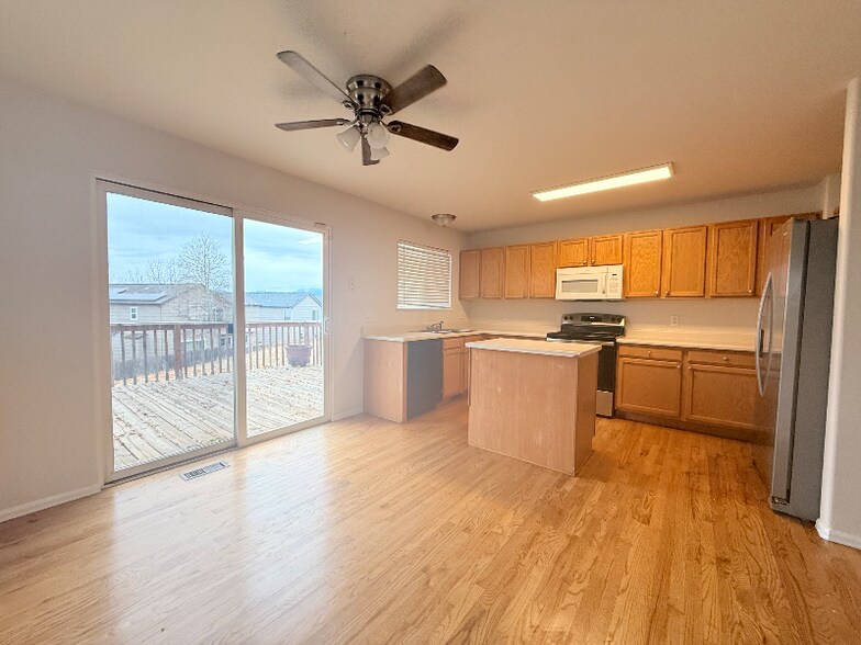 Building Photo - 7023 Bonnie Brae Ln