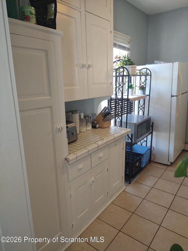 Building Photo - 1019 Delaware St