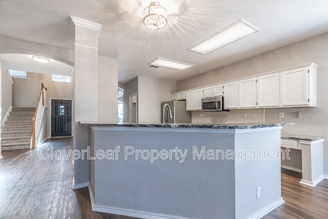 Building Photo - 16615 Raven Glenn
