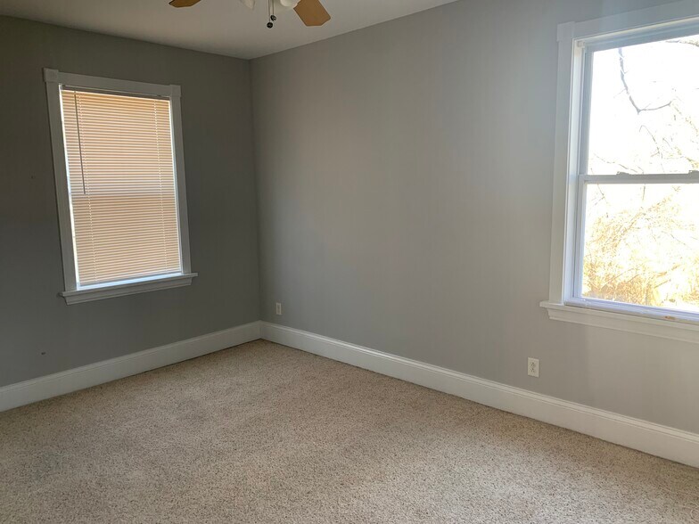 Bedroom 2 - 2716 Griffiths Ave