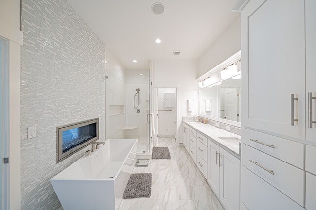 Building Photo - 949 Greenwillow Ln