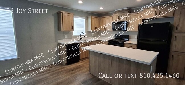 Building Photo - 56 Joy St