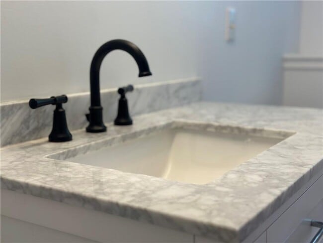 Building Photo - 11 Pocono Rd