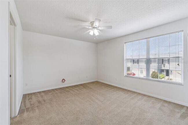 Building Photo - 12648 Somerset Oaks St