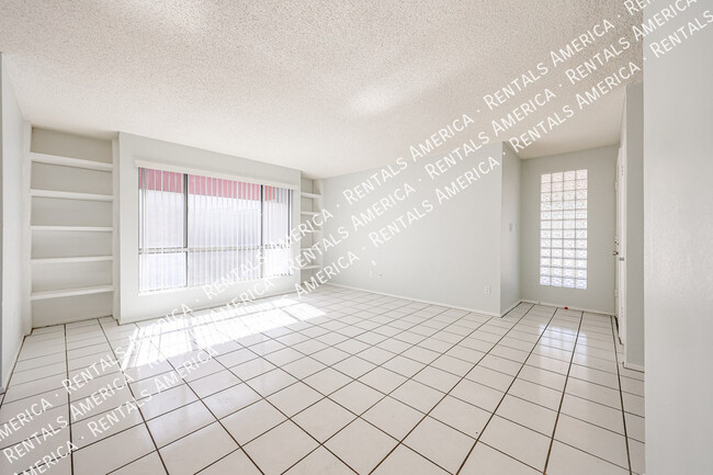 Building Photo - 1480 W Mohawk Ln
