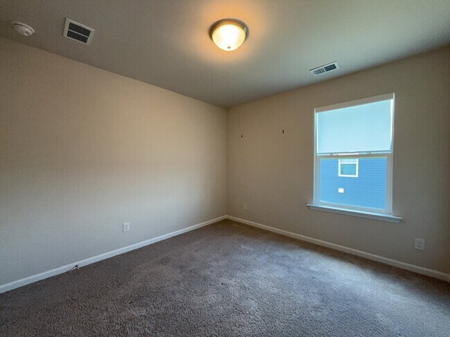 Building Photo - 445 Navona Dr