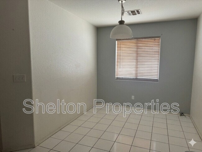 Building Photo - 7391 W Solano Dr N