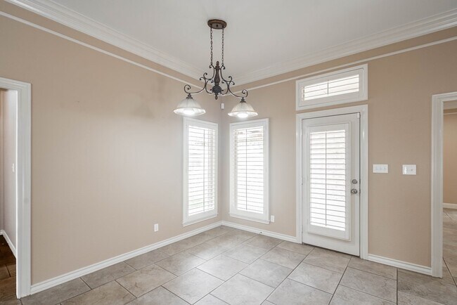 Building Photo - 3 Chambord Dr