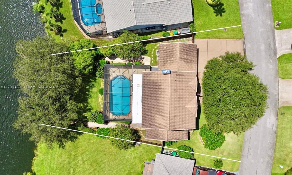 Building Photo - 14950 Featherstone Way