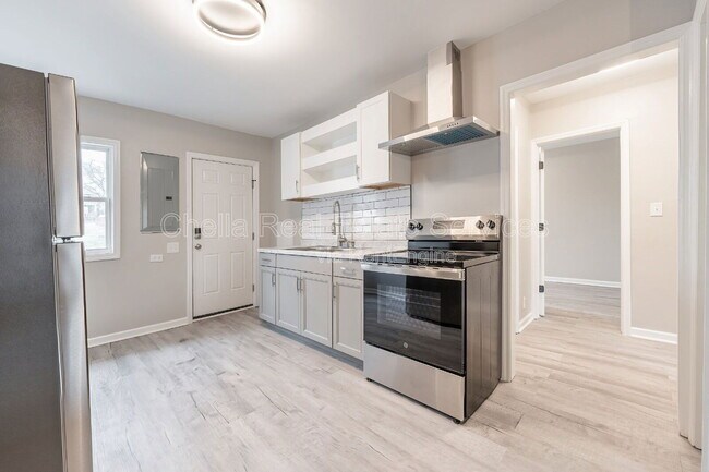 Building Photo - 922 Morrow Rd