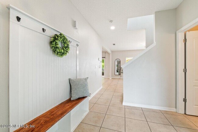 Building Photo - 3149 Silverado Cir