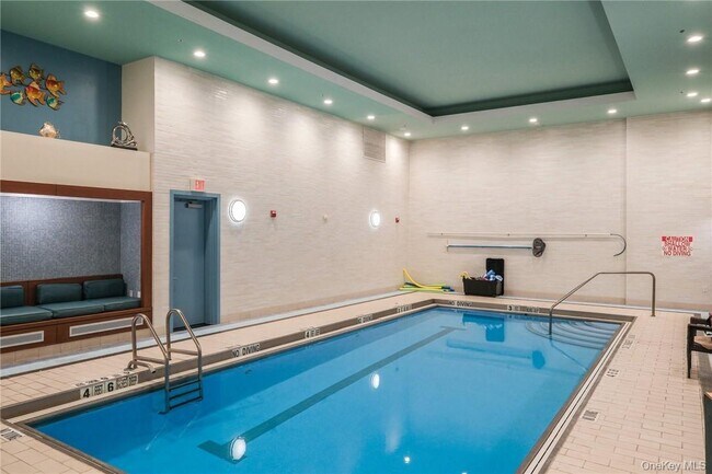 Building Photo - 10 City Pl