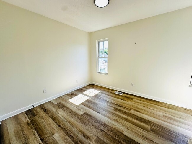 Building Photo - Completely renovated 3BR house in Shelby P...