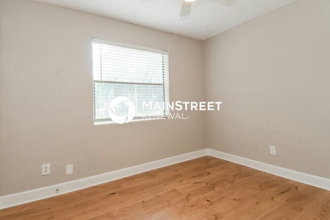 Building Photo - 4 Bedroom Pet-Friendly Home in Jacksonville, FL with Main Street Renewal